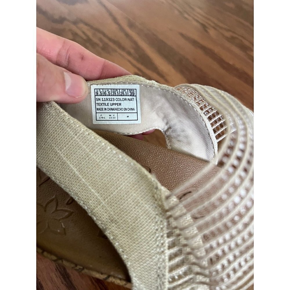 Skechers Sandals - Picture 6 of 8